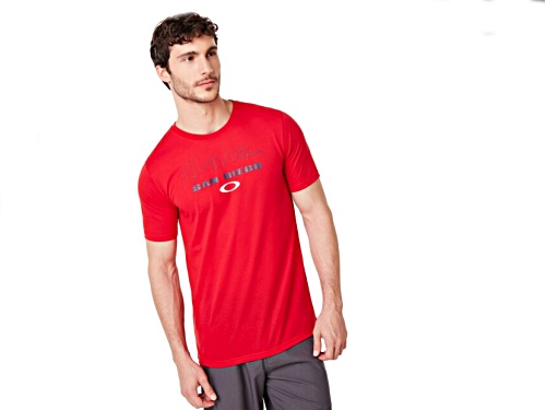 Oakley Men's Chili Red San Diego Skyline Crew Neck in Size Large