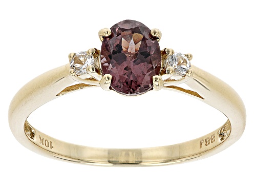 0.75ct Color Change Garnet With 0.08ctw White Sapphire 10K Yellow Gold Ring - Size 7