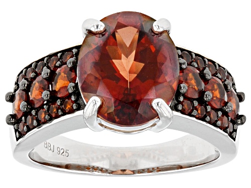 2.50ct Oval Red Labradorite With 1.01ctw Vermelho Garnet™ Rhodium Over Sterling Silver Ring - Size 6