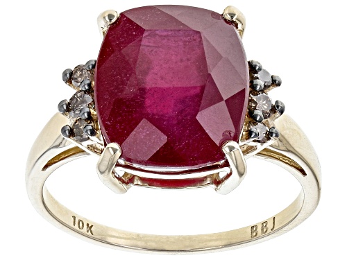7.16ct Cushion Mahaleo®Ruby With 0.13ctw Round Champagne Diamond 10K Yellow Gold Ring - Size 8.5