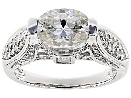 Photo of Pre-Owned MOISSANITE FIRE® 2.82CTW DEW OVAL AND ROUND WITH PRINCESS CUT PLATINEVE™ RING - Size 8