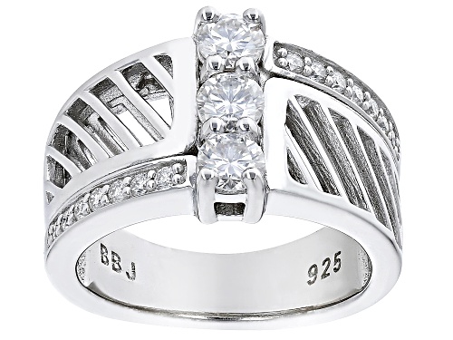 Pre-Owned MOISSANITE FIRE(R) .97CTW DEW ROUND  PLATINEVE(R) RING - Size 6