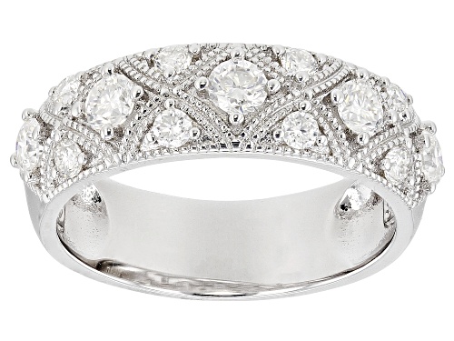 Pre-Owned MOISSANITE FIRE® .74CTW DEW ROUND BRILLIANT PLATINEVE® RING - Size 6