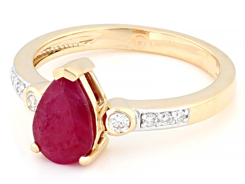 1.67ct John Saul Ruby With 0.11ctw White Prazana® Lab Grown Diamonds 10k YG Ring - Size 9