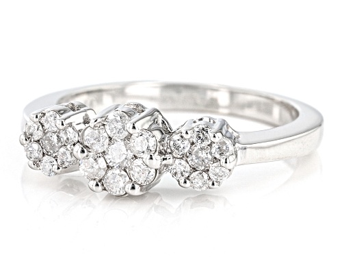 0.50ctw Round White Diamond 10k White Gold Cluster Ring - Size 6