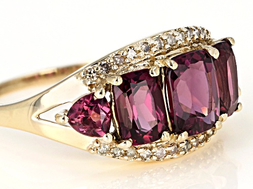 3.08ctw Cushion & Trillion Grape Color Garnet With .18ctw Champagne Diamond 10k Gold 5-Stone Ring - Size 7