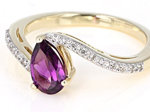 .88ct Pear Shape Grape Color Garnet With .10ctw Round White Zircon 10k Yellow Gold Ring - Size 8