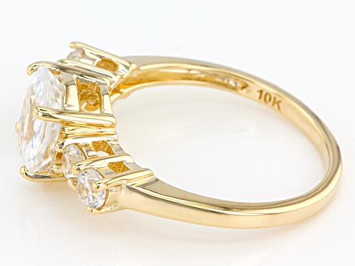 2.86ctw Oval And Round White Zircon 10k Yellow Gold Ring. - Size 8