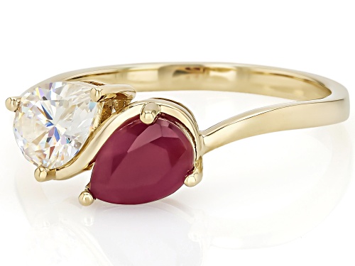 0.85ctw Strontium Titanate And 0.64ctw Ruby 10k Yellow Gold Bypass Ring - Size 8