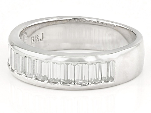 Pre-Owned MOISSANITE FIRE® 1.30CTW DEW BAGUETTE CUT PLATINEVE® BAND RING - Size 5