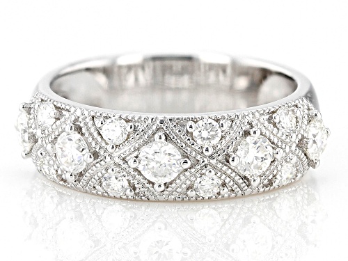 Pre-Owned MOISSANITE FIRE® .74CTW DEW ROUND BRILLIANT PLATINEVE® RING - Size 6