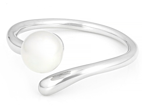 Pre-Owned 6mm White Cultured Freshwater Pearl Sterling Silver Bypass Ring - Size 6