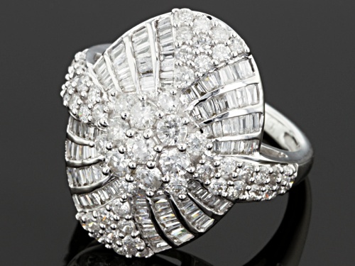 Pre-Owned 1.85ctw Round & Baguette Diamond 14k White Gold Ring - Size 7