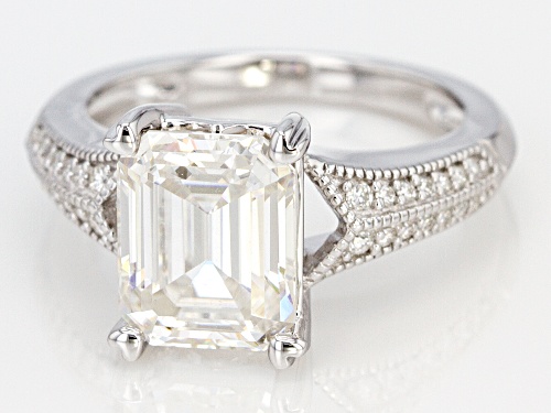 Pre-Owned MOISSANITE FIRE® 3.83CTW DEW EMERALD CUT AND ROUND PLATINEVE® RING - Size 10