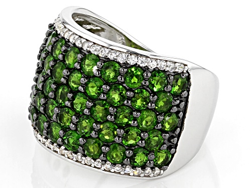 Pre-Owned 4.25ctw Russian Chrome Diopside With .30ctw White Zircon Rhodium Over Sterling Silver Band - Size 6
