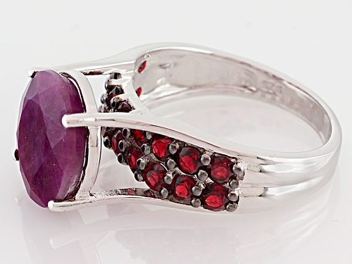 6.00ct Oval Indian Ruby And 1.42ctw Round Vermelho Garnet™ Sterling Silver Ring - Size 12