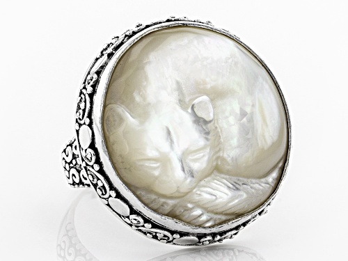 Artisan Collection Of Bali™ 25mm Round, Carved White Mother Of Pearl Cat Silver Solitaire Ring - Size 5