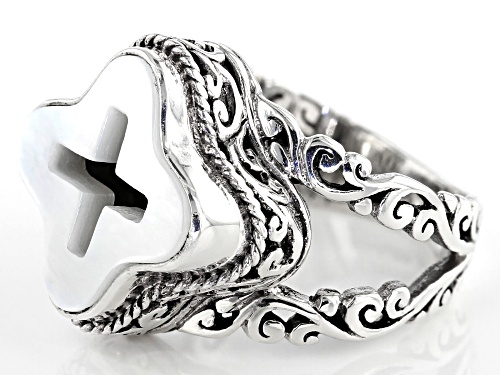 Artisan Collection of Bali™ 15mm Clover Shape, Carved White Mother Of Pearl Cross Silver Ring - Size 8