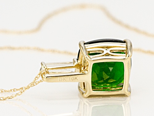 3.05ct chrome diopside with 0.18ctw white zircon 10k yellow gold pendant with chain.