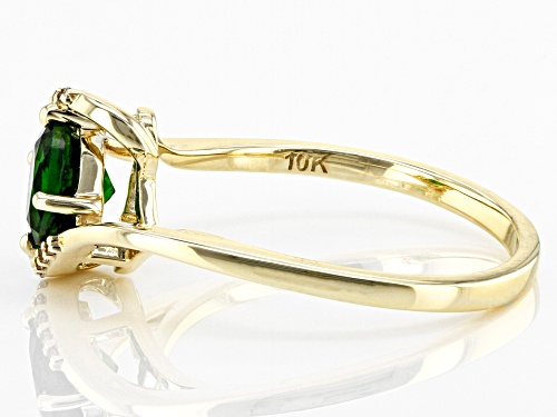 0.81ctw Round Chrome Diopside With 0.02ctw Round Champagne Diamond 10K Yellow Gold Ring - Size 7