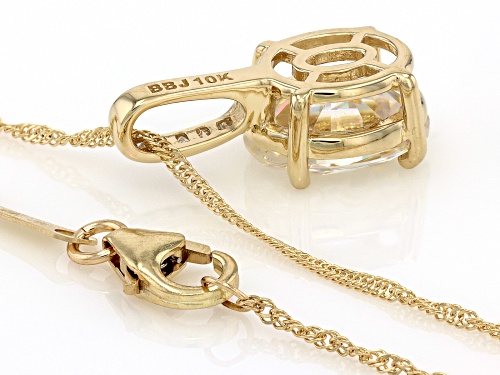 3.23ct Strontium Titanate With 0.04ctw White Diamond 10k Yellow Gold Pendant With Chain