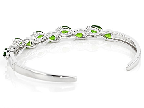 4.00ctw Chrome Diopside With 1.25ctw Round White Zircon Rhodium Over Sterling Silver Cuff Bracelet. - Size 7