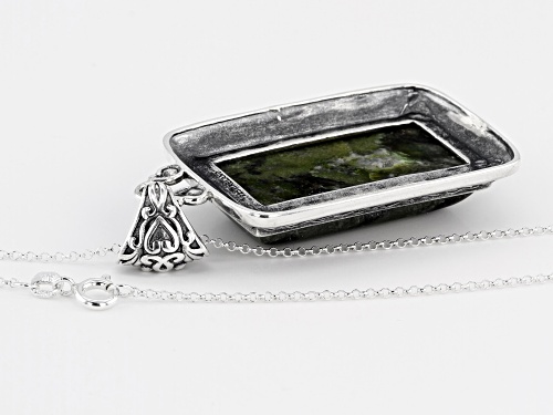 Artisan Collection of Ireland™ 34x18mm Connemara Marble Cabochon Silver Celtic Pendant With Chain