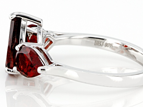 3.01ctw Pear Shaped Vermelho Garnet™ Rhodium Over Sterling Silver 3 Stone Ring - Size 7