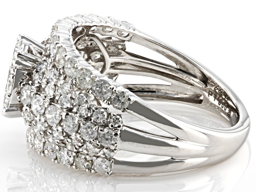 Pre-Owned 2.00ctw Round White Diamond 900 Platinum Cluster Ring - Size 5