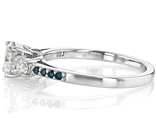 Pre-Owned MOISSANITE FIRE® 1.00CTW DEW ROUND BRILLIANT WITH BLUE DIAMOND PLATINEVE® RING - Size 9