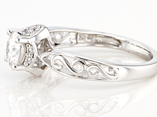 Pre-Owned MOISSANITE FIRE(R) .92CTW DEW ROUND PLATINEVE(R) RING - Size 9