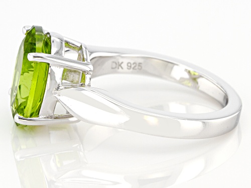 Pre-Owned 4.50ct Oval Peridot Sterling Silver Solitaire Ring - Size 9