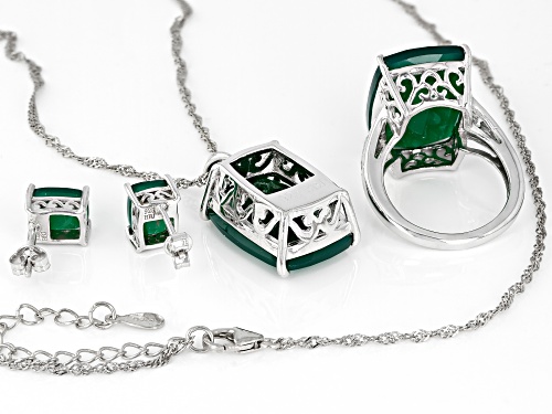 Pre-Owned 20X14MM & 8X6MM GREEN ONYX SILVER PENDANT WITH CHAIN, EARRINGS AND RING BOX SET