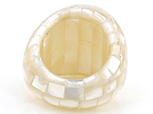 White South Sea Mother-Of-Pearl Ring - Size 6