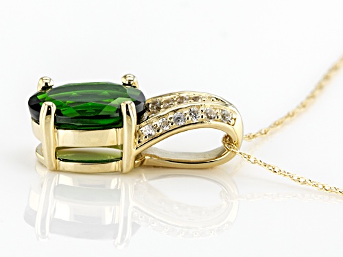 1.63ct Oval Chrome Diopside With .12ctw Round White Zircon 10k Yellow Gold Pendant With Chain