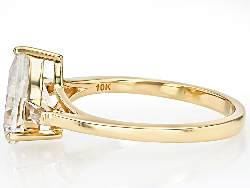 2.99ct Strontium Titanate With 0.17ctw White Zircon 10k Yellow Gold Ring - Size 8