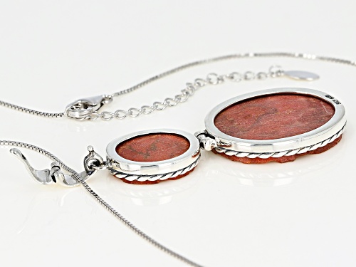 Southwest Style y JTV™ Oval Carved Indonesian Red Sponge Coral Silver Enhancer With Chain