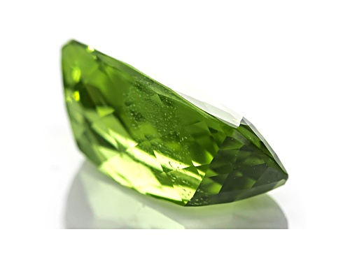 Peridot 15.7x8.6mm Rectangular Cushion Mixed Step Cut 6.77ct
