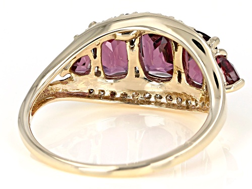 3.08ctw Cushion & Trillion Grape Color Garnet With .18ctw Champagne Diamond 10k Gold 5-Stone Ring - Size 7