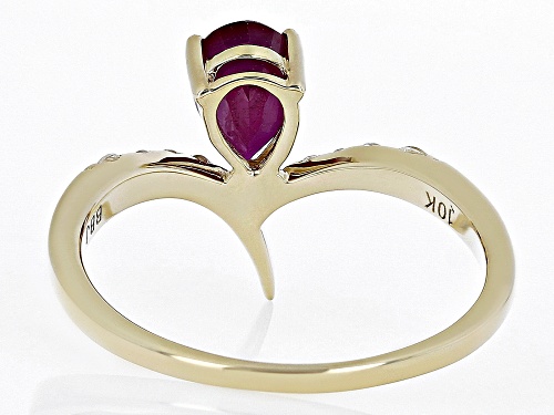 1.04ct Mahaleo® Ruby With 0.25ctw White Zircon 10k Yellow Gold Ring - Size 8