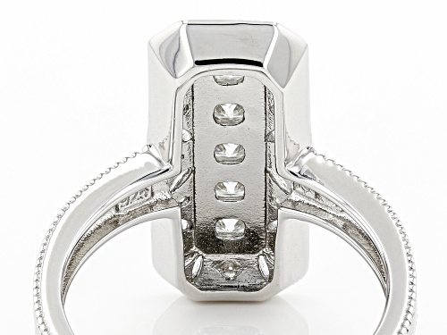 Pre-Owned MOISSANITE FIRE(R) .81CTW DEW CUSHION CUT AND ROUND PLATINEVE(R) RING - Size 7