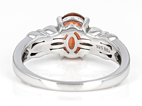 .90ct Oval Red Labradorite With 0.27ctw Round Vermelho Garnet Rhodium Over Sterling Silver Ring - Size 7