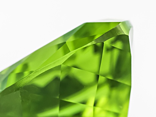 Pakistan Peridot 7.46ct 12.2x12.2mm Trillion