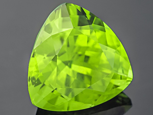 Pakistan Peridot 7.46ct 12.2x12.2mm Trillion