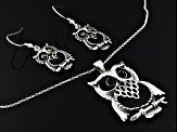 Whitby Jet 7 And 15mm Rd Cabochon , Ss Owl Earrings And Pendant With Chain Comes With W. Hamond Box