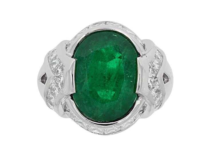 Oval Green Emerald and White Diamond Platinum Ring. 10.10 CTW