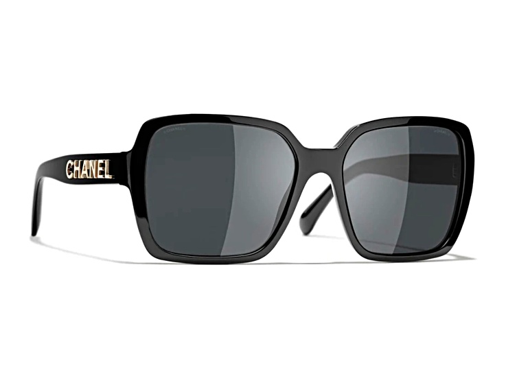 CHANEL ゴールドロゴ スクエアサングラス Chanel Square Black Frame Gold Tone Chanel Logo / Gray