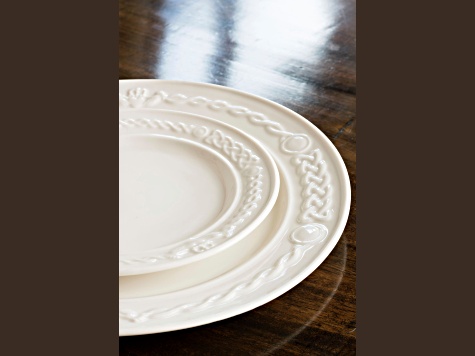 Belleek Claddagh Dinner Plate