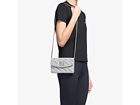 Wallet shoulder bag／silver YVES SAINT LAURENT Chevron Leather Chain Wallet Shoulder Bag