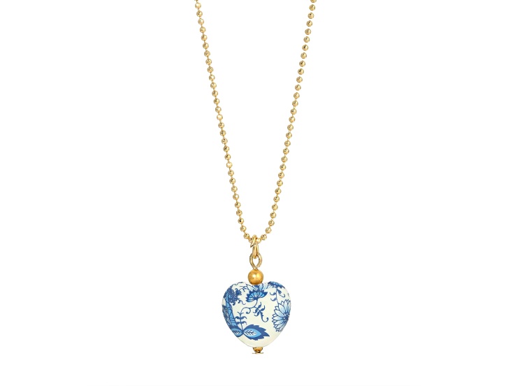 1928 Jewelry Gold Tone Brass Blue Willow Bead Heart Pendant With Chain 16 Inch